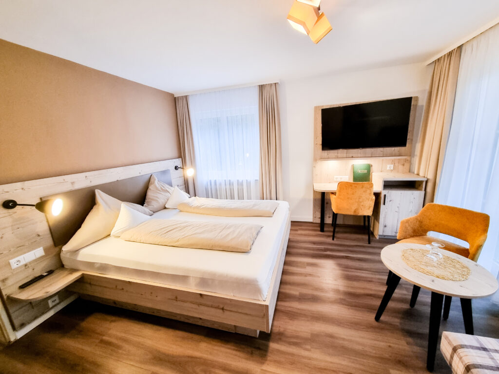 Doppelzimmer im Hotel Landhaus Waldesruh in Lauterbad bei Freudenstadt - ideal für Ihren Wellnessurlaub im Schwarzwald.